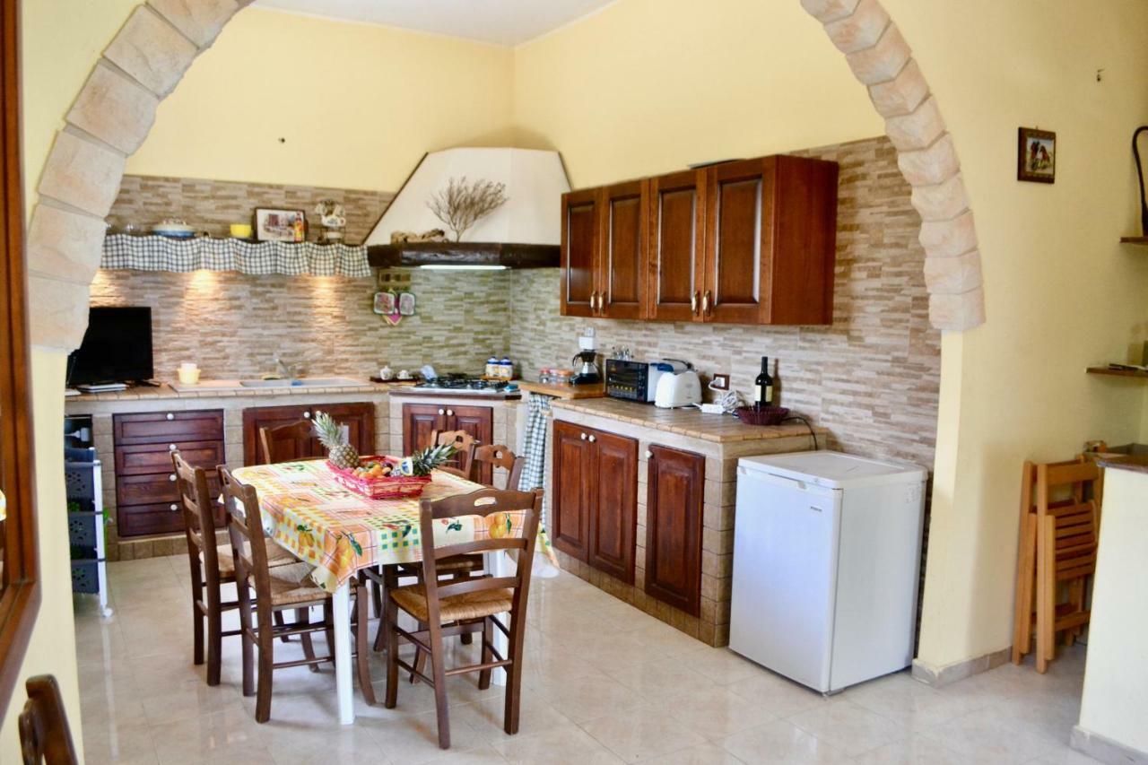 Villa Rosa - Ai Piedi Dell'Etna Brucoli Bagian luar foto